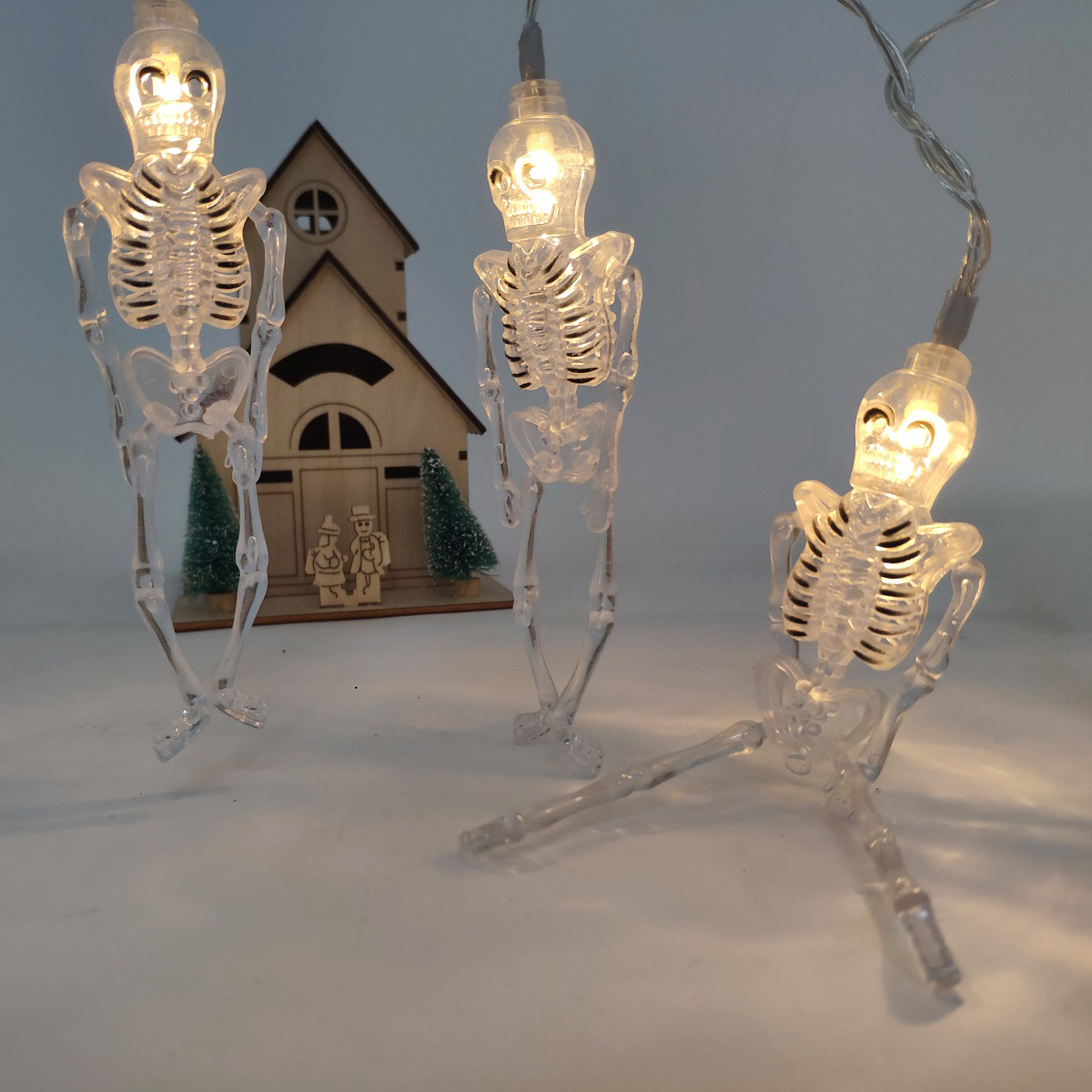 10L fairy light with plastic human skeleton(4*13.5cm)